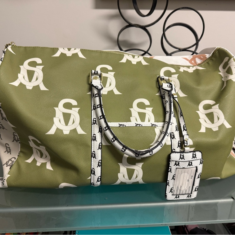 Steve Madden White and Black Logo Tote